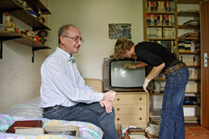 pflege-by-epd Die Pflegeteilzeit, ein Vorschlag der Bundesfamilienministerin, könnte sich schon bald wieder erübrigt haben. Foto: epd